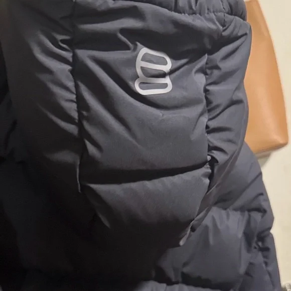 Aritzia Black Puff Jacket "The Super Puff" - Picture 4 of 5